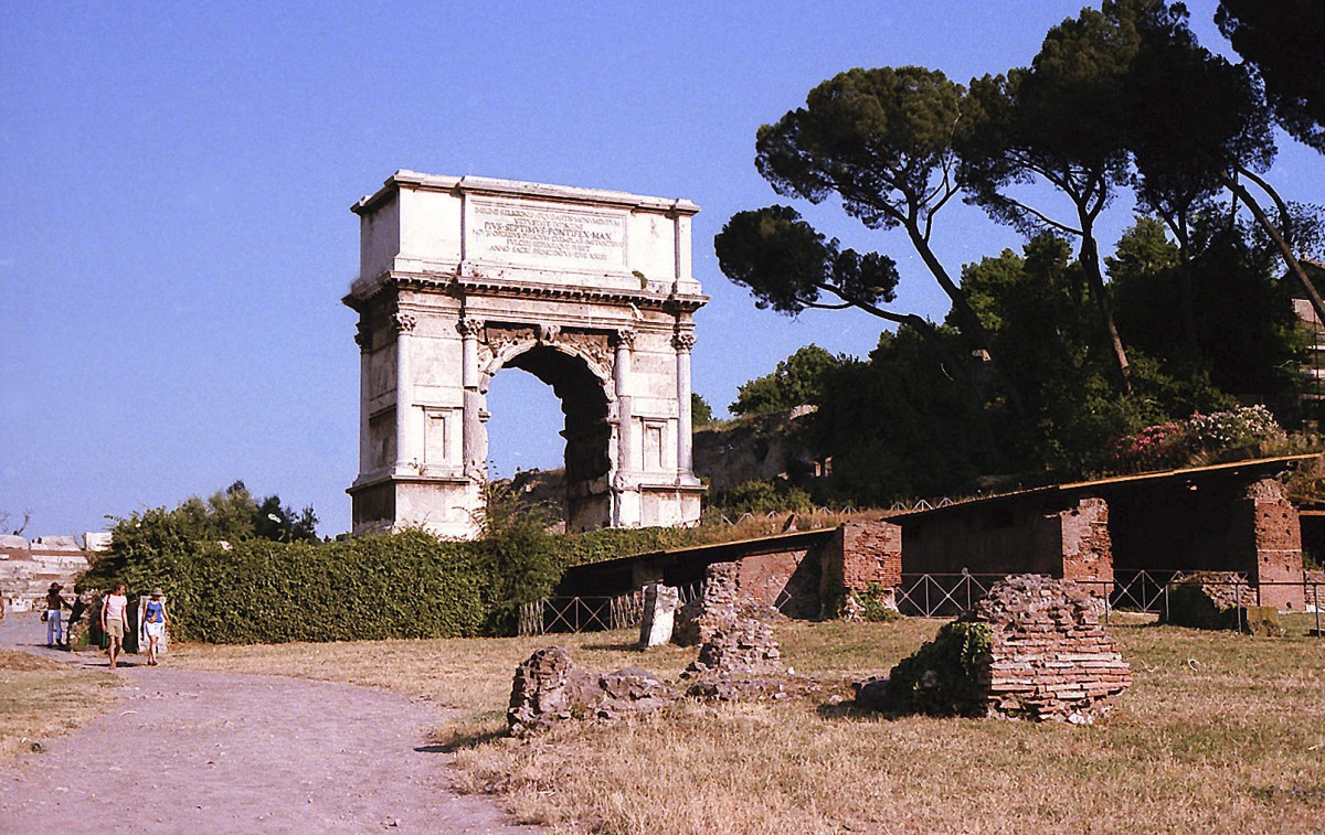 Rome - Titusbogen im Forum Romanum. Aufnahme: Juli 1984 (digitalisiertes Negativfoto).