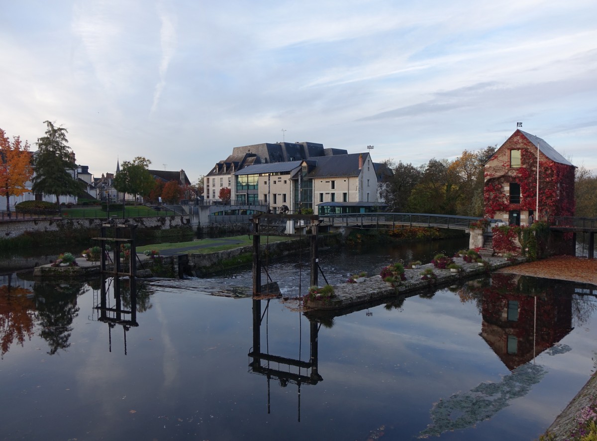 Romorantin-Lanthenay, Muse de Sologne am Place Jean Moulin (30.10.2015)