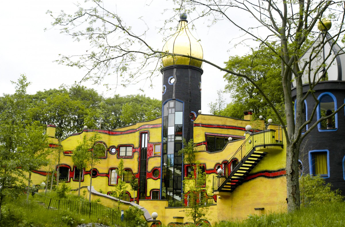 Ronald McDonald Haus Essen - das Hundertwasser Haus im Grugapark. Aufnahme: Mai 2007.
