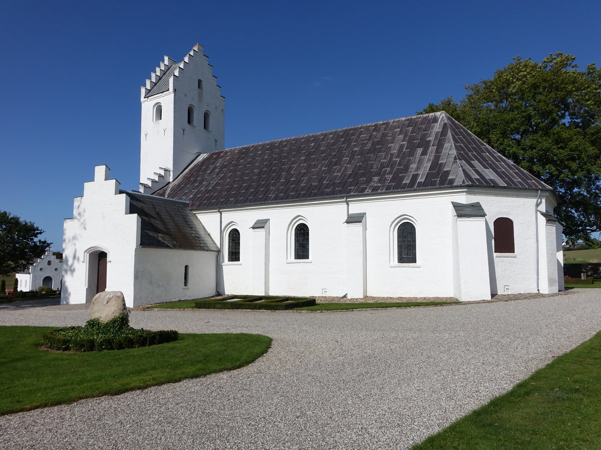 Ronde, evangelische Bregnet Kirche, erbaut im 15. Jahrhundert (24.09.2020)