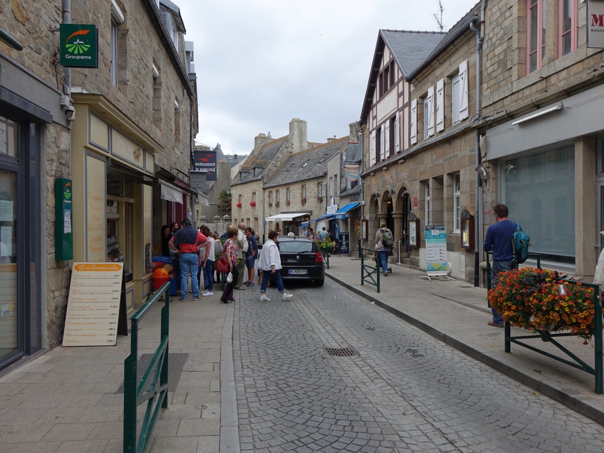 Roscoff, Rue A. Reveillere (14.07.2015)