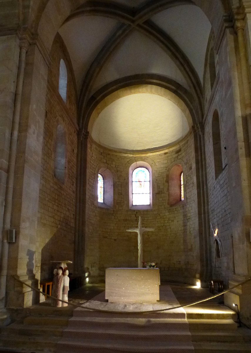 Rosheim, Blick in den Chorraum der Kirche St.Peter und Paul, Sept.2015