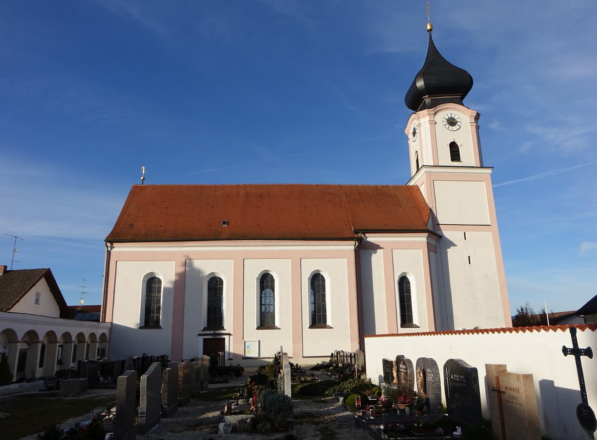 Robach, Pfarrkirche Maria Verkndigung, barocke Saalkirche, erbaut um 1700, erneuert 1863 und 1895 (20.11.2016)