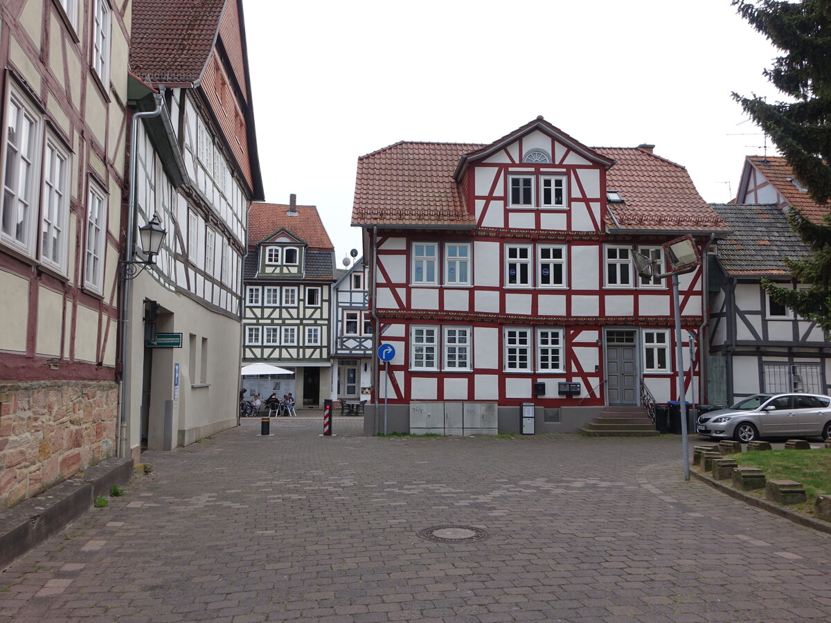 Rotenburg an der Fulda, Fachwerkhuser am Kirchplatz (04.06.2022)