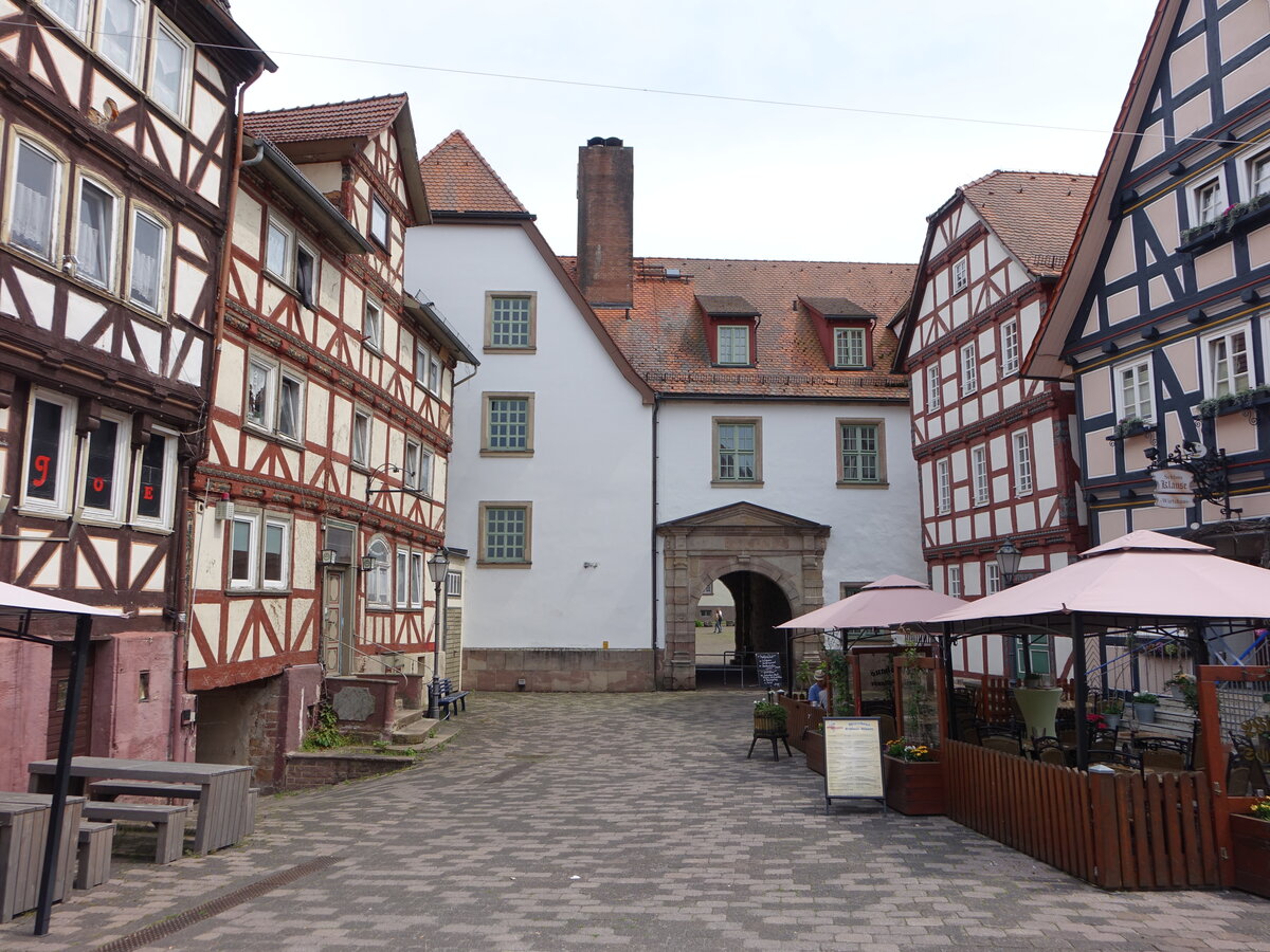 Rotenburg an der Fulda, Fachwerkhuser in der Strae am Schlotor (04.06.2022)