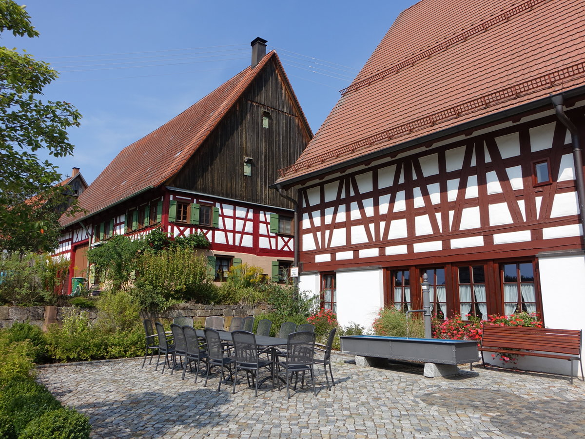 Rotenzimmern, Fachwerkhuser in der Glinger Strae (19.08.2018)