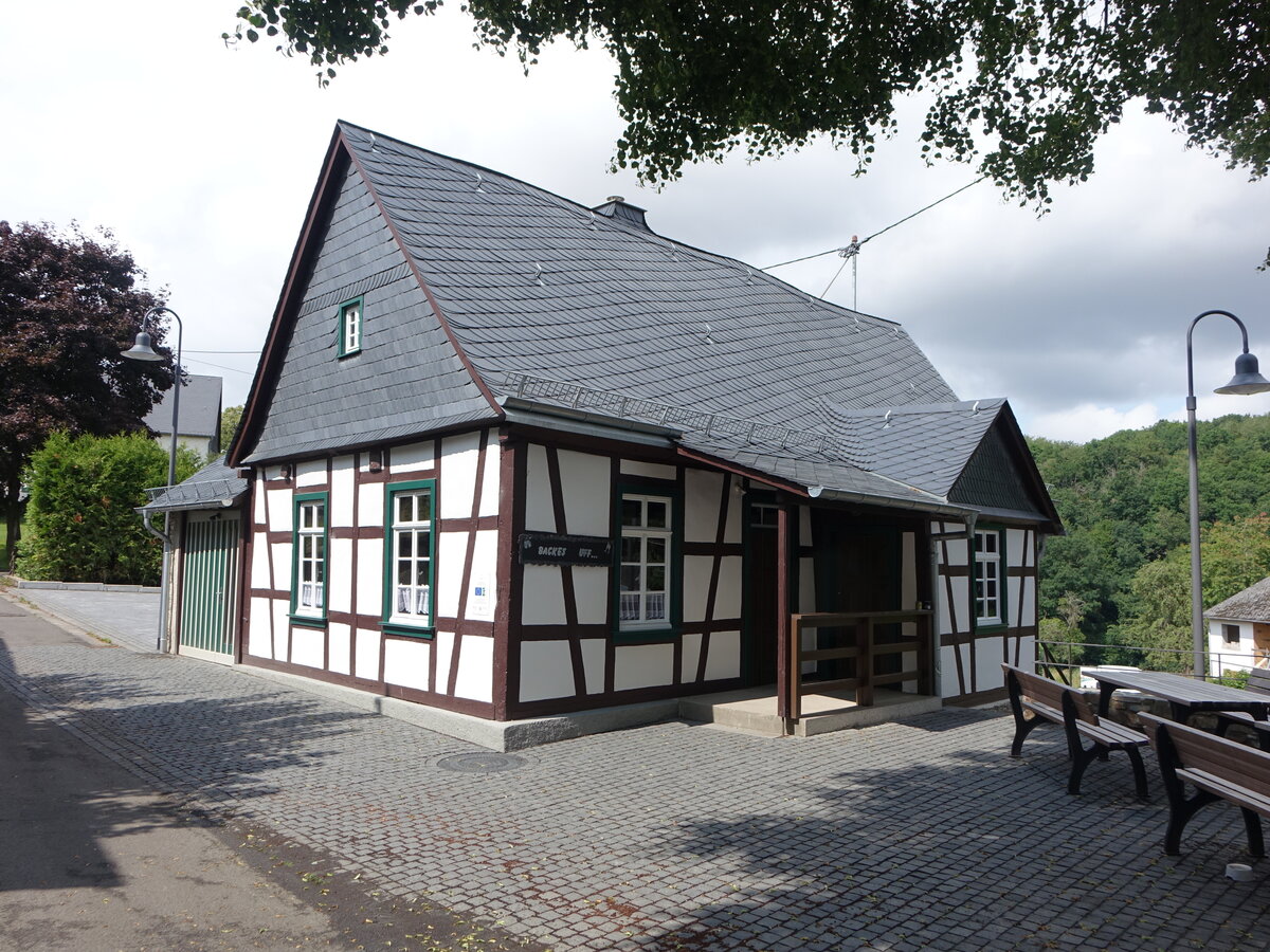 Roth, historisches Backhaus, eingeschossiger Fachwerkbau, erbaut im 19. Jahrhundert (28.07.2025)