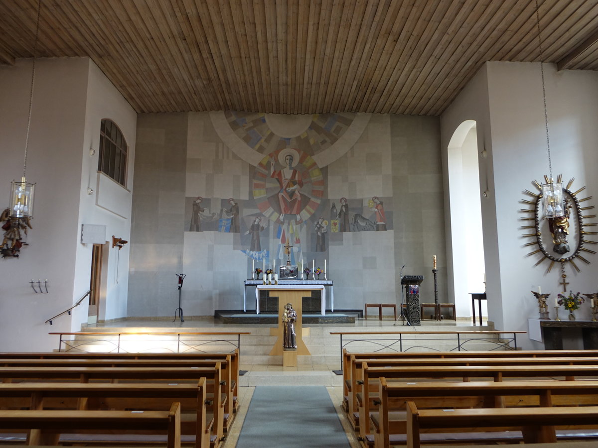 Roth, moderner Innenraum der Pfarrkirche St. Antonius von Padua (16.10.2018)
