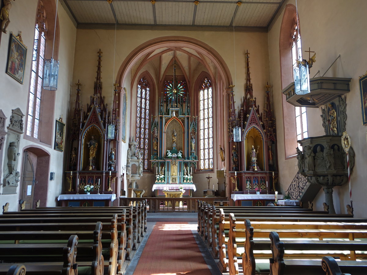 Rothenfels, neugotische Altre in der Maria Himmelfahrt Kirche (12.05.2018)