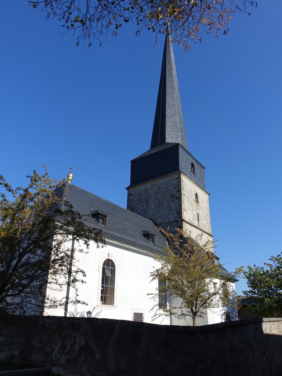Rothmannsthal, kath. Pfarrkirche Maria Himmelfahrt, Chorturmkirche aus dem 14. Jahrhundert, tonnengewlbtes Langhaus 1745 von Dionys Finsterwalder (14.10.2018)
