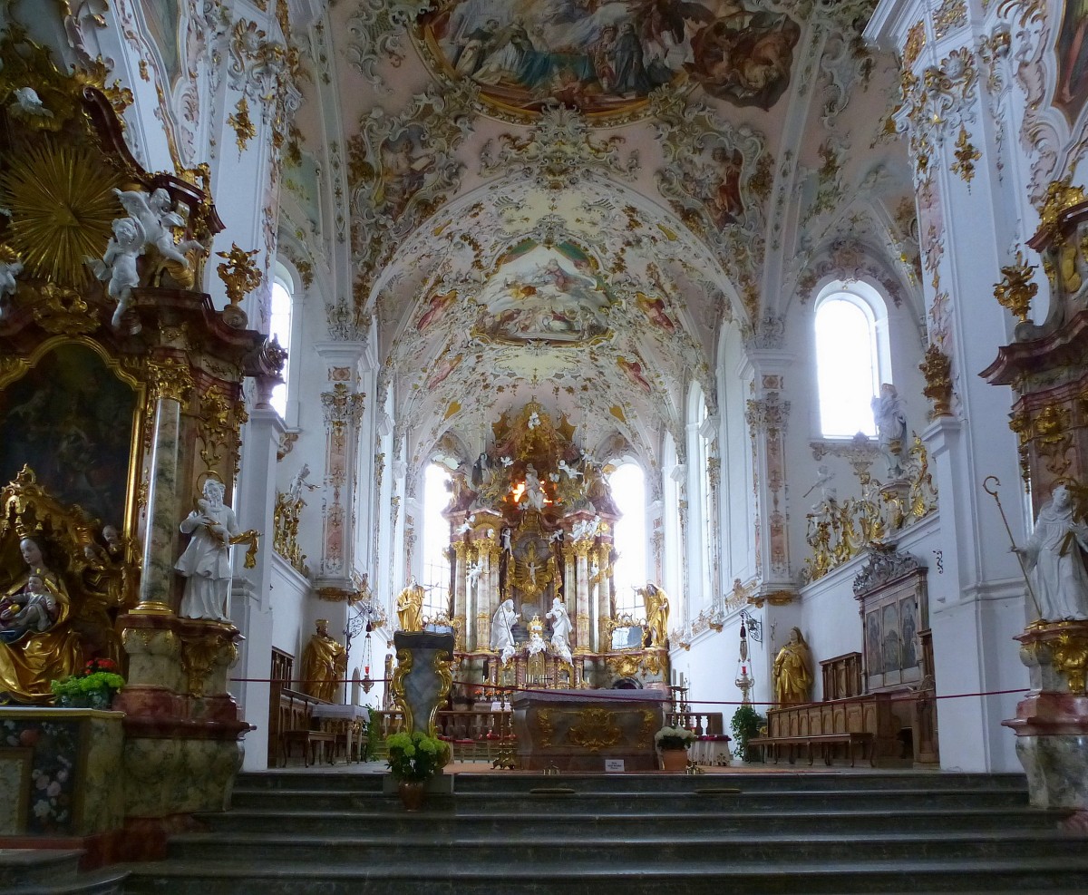Rottenbuch, Stiftskirche Mari Geburt, Blick in den Chorraum, der Hochaltar stammt von F.X.Schmdl, einem Knstler aus dem nahen Weilheim, Aug.2014