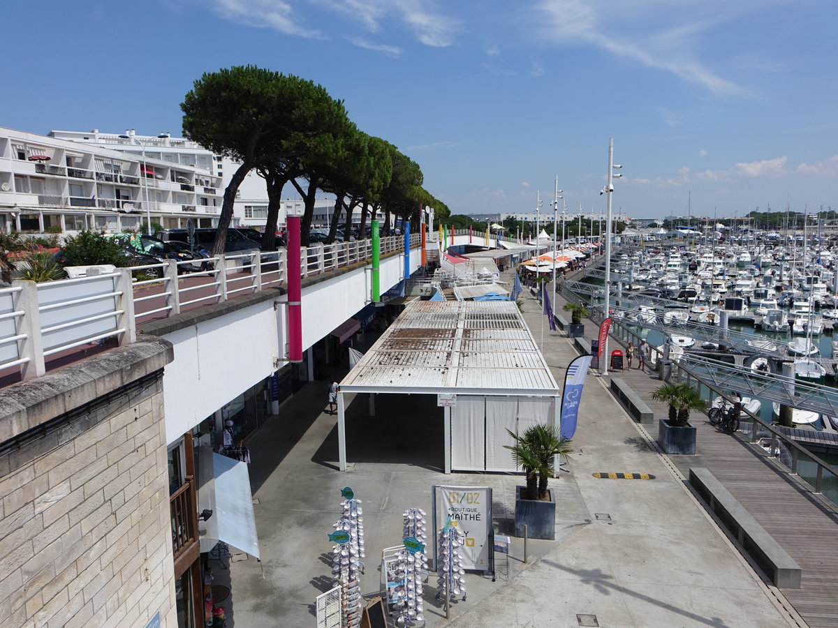 Royan, Ausblick auf den Boulevard Thiers und den Hafen (24.07.2018)