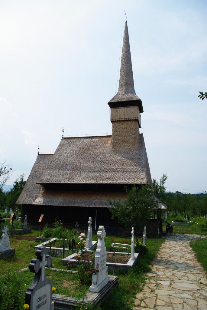 Rozavlea, Holzkirche Sfnții Arhangheli Mihail și Gavril, St. Michael, erbaut 
von 1717 bis 1720, Baia Mare (03.08.2009)