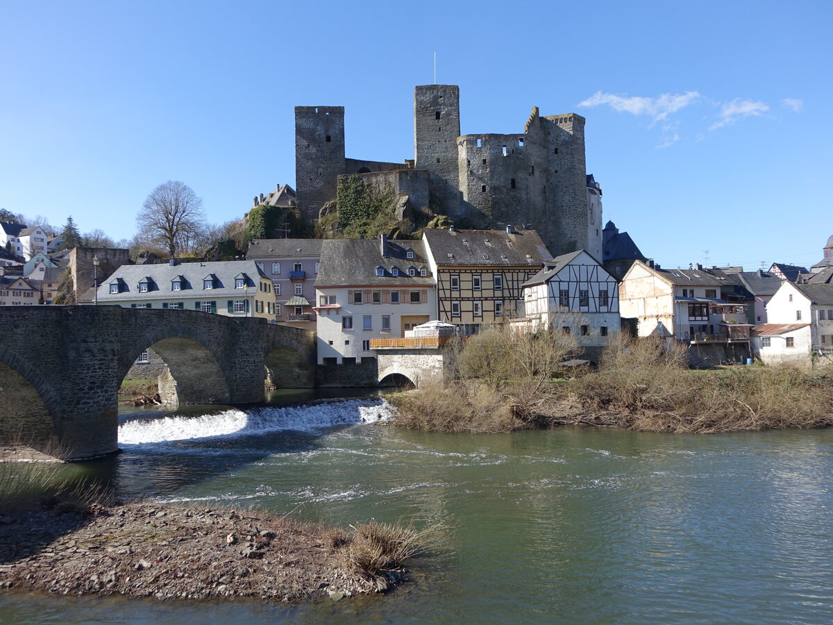 Ruine der Burg Runkel, erbaut im 12. Jahrhundert (19.03.2022)