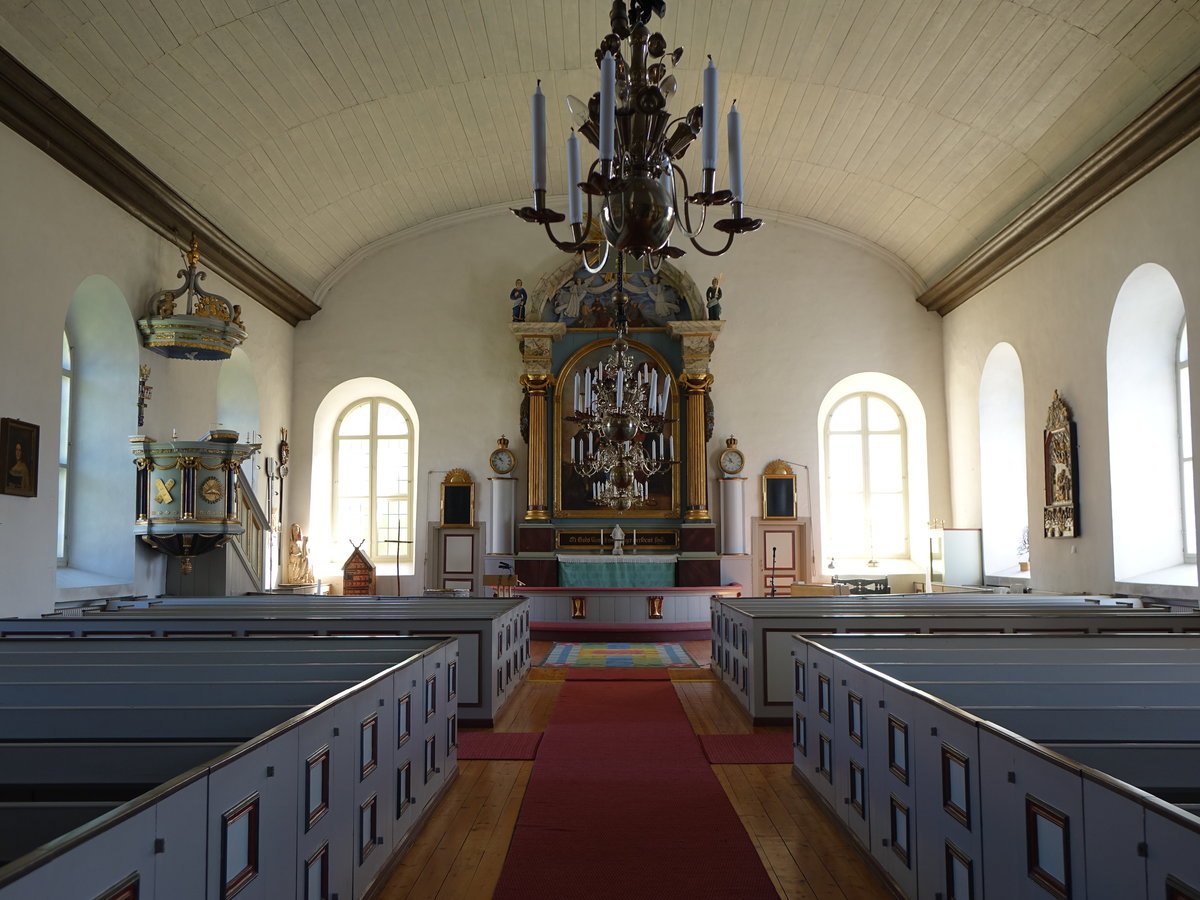 Runsten, Innenraum der Ev. Kirche, Altar von 1846, Kanzel von 1847 (13.06.2016)