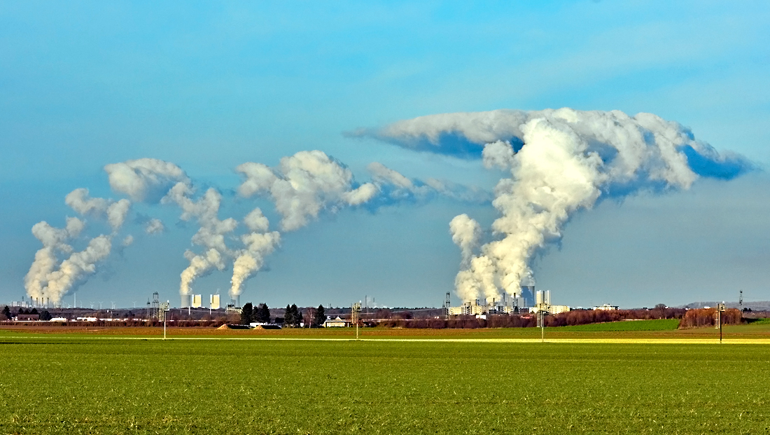 RWE-Power in, von links nach rechts, Frimmersdorf, Neurath und Niederauem - 03.12.2015