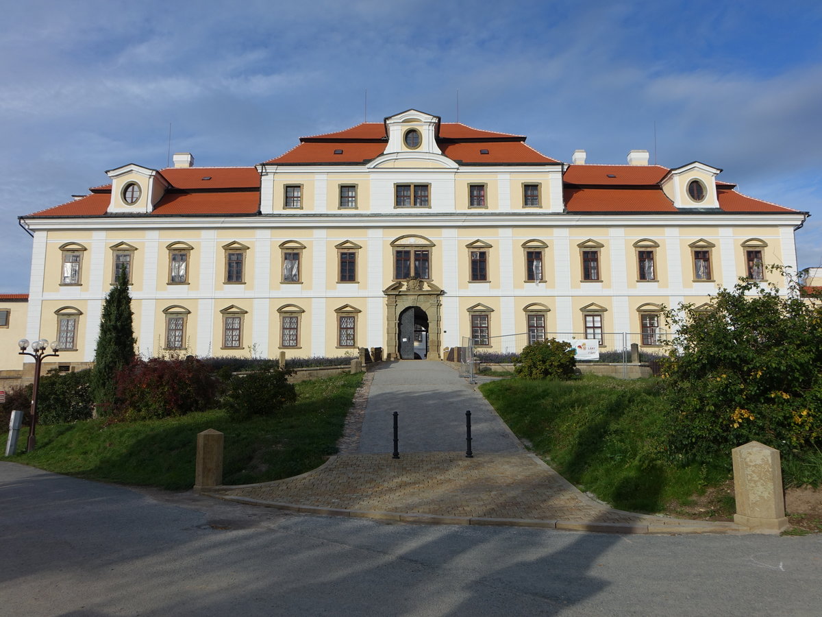 Rychnov nad Kneznou / Reichenau an der Knieschna, Schloss, erbaut von 1676 bis 1690 durch  Karl Libtejnsk (29.09.2019)