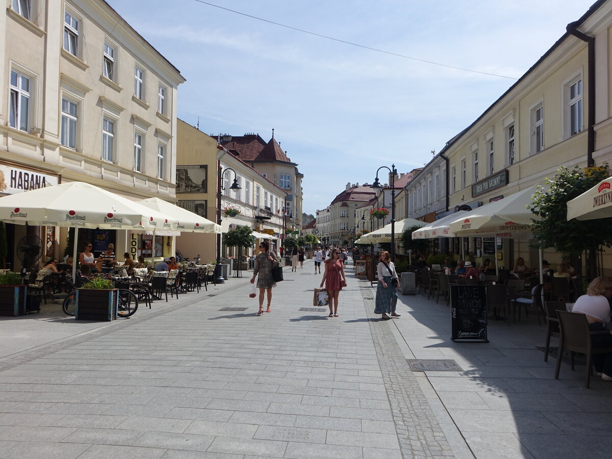 Rzeszow, Gebude in der Einkaufsstrae 3. Maja in der Altstadt (17.06.2021)