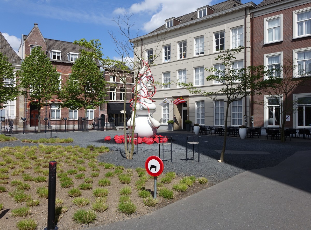 S-Hertogenbosch, Stadshotel Jeroen Bosch am Geroen Boschplein (01.05.2015)