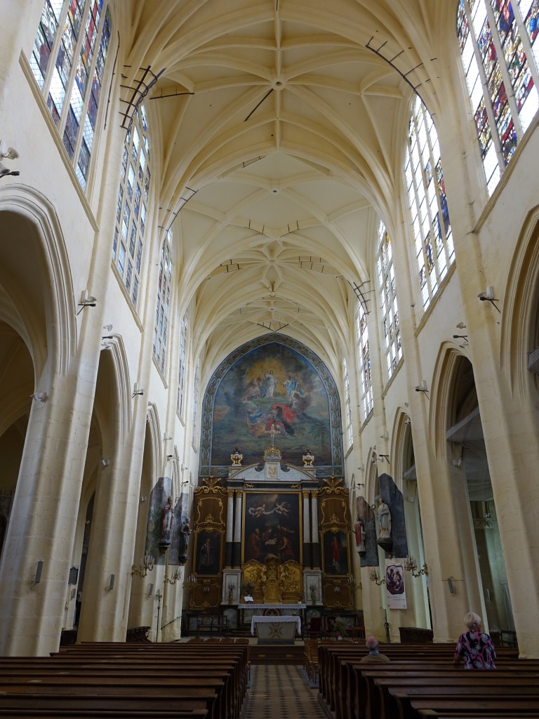 Szanne, Mittelschiff der St. Denis Kirche (19.07.2015)