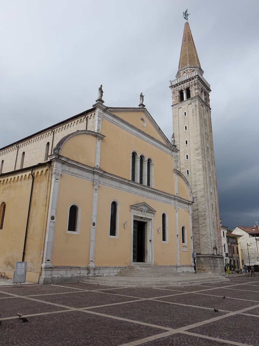 Sacile, Dom St. Nicolo, erbaut im 15. Jahrhundert ber einem vorromanischen Vorgngerbau, Renaissancefassade (18.09.2019)