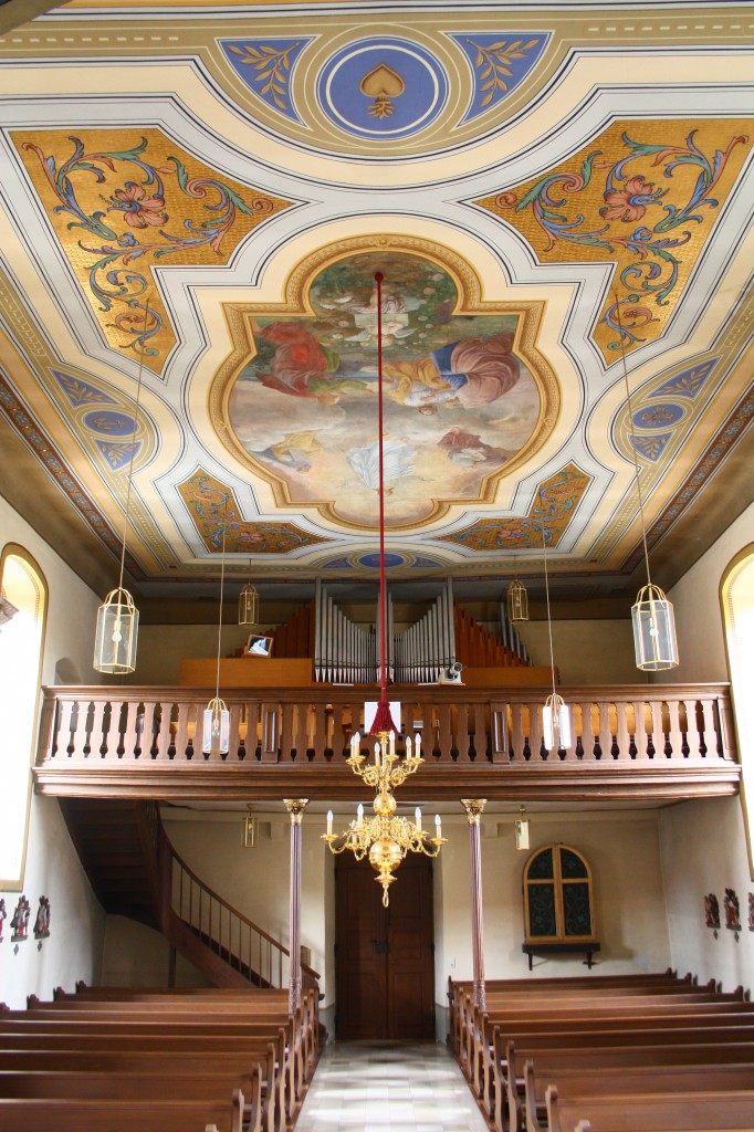 Schsenheim bei Sonderhofen, Pfarrkirche St. Peter und Paul, Saalbau mit eingezogenem Chor, erbaut 1741 (26.10.2014)