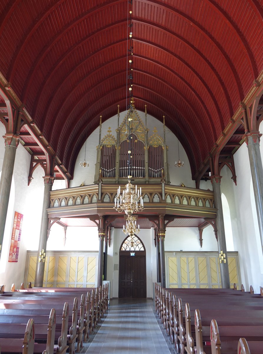 Svsj, Orgelempore und Tonnengewlbe in der neuen Ev. Kirche (12.06.2016)