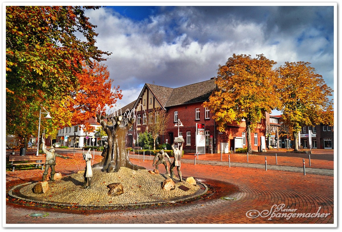 Sagen und Mrchen Brunnen am Rathaus Schneverdingen, Oktober 2015