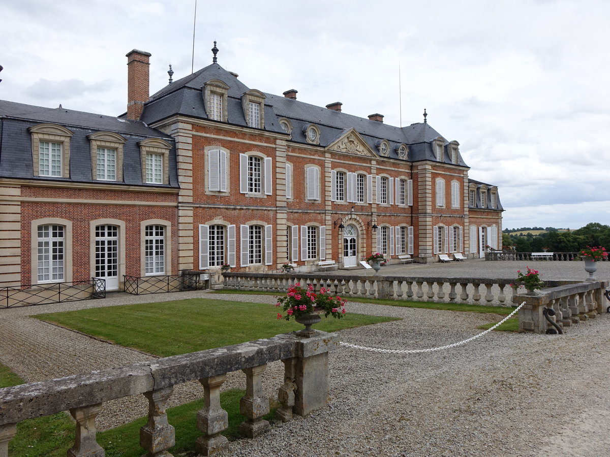 Saint-Christophe-le-Jajole, Chateau Sassy, erbaut im 18. Jahrhundert (11.07.2016)