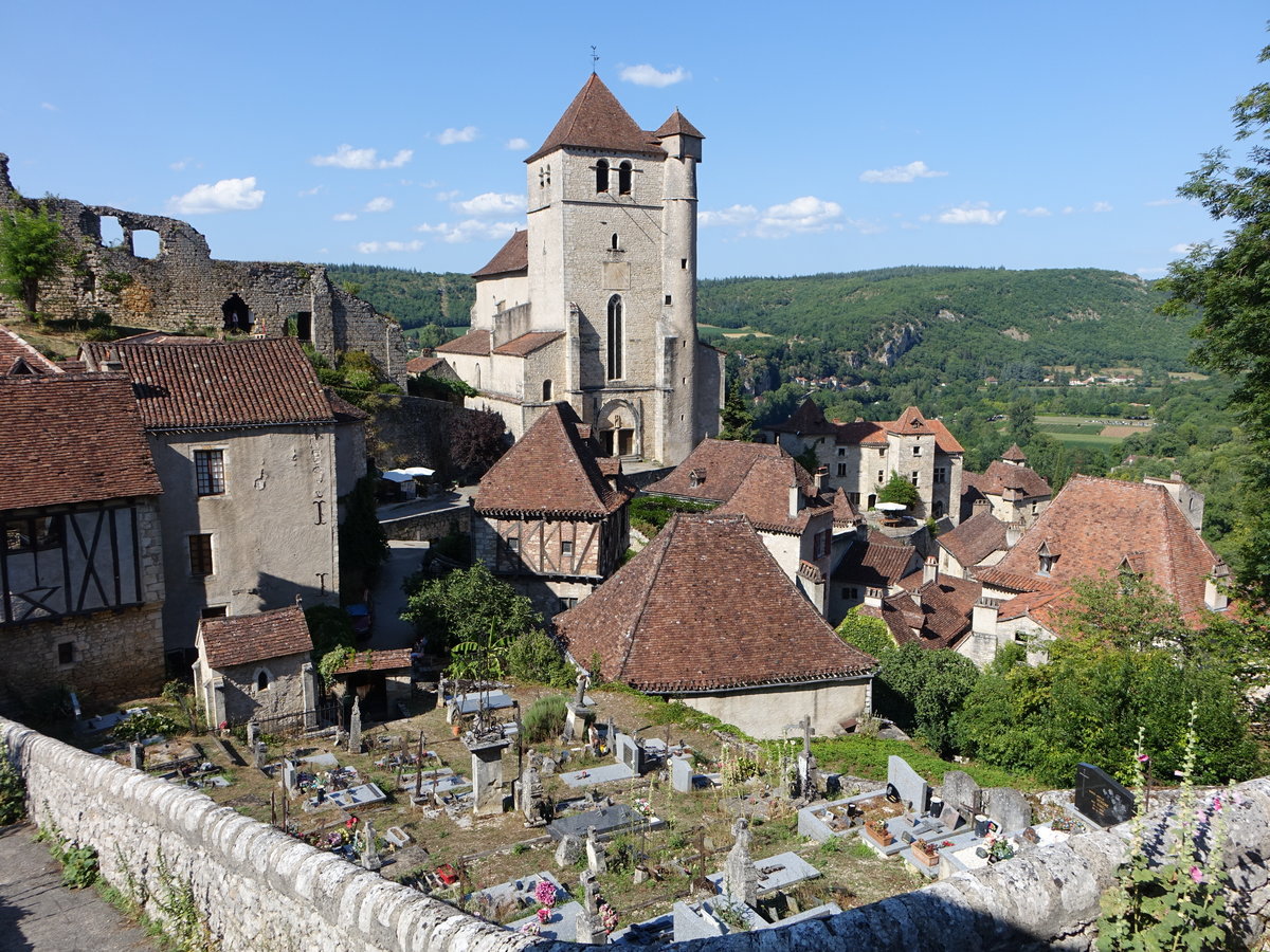 Saint-Cirq-Lapopie, romanische St. Cirq Kirche aus dem 12. Jahrhundert (29.07.2018)