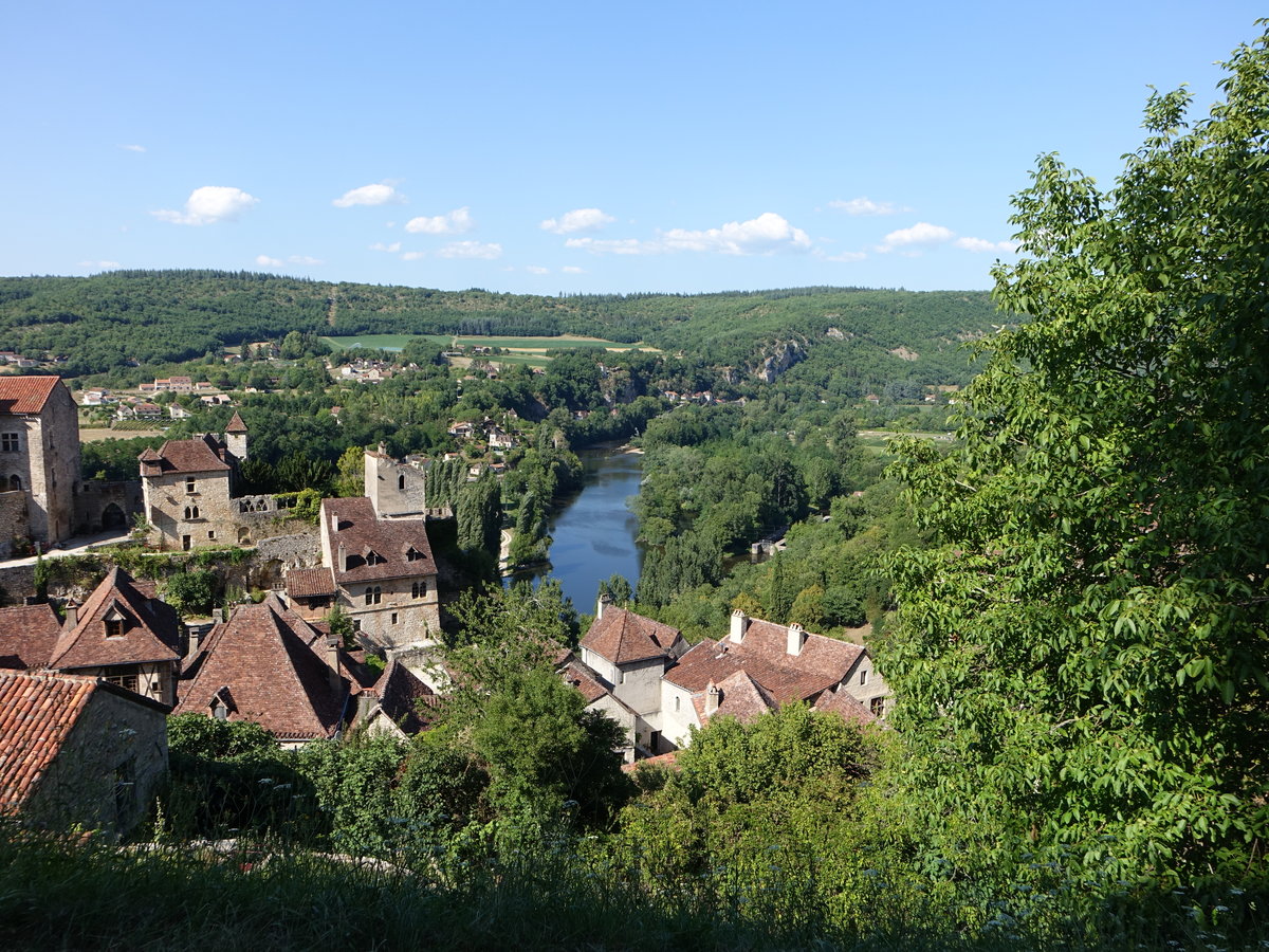 Saint-Cirq-Lapopie, ziegelgedeckte Giebelhuser aus dem 13. bis 16. Jahrhundert (29.07.2018)