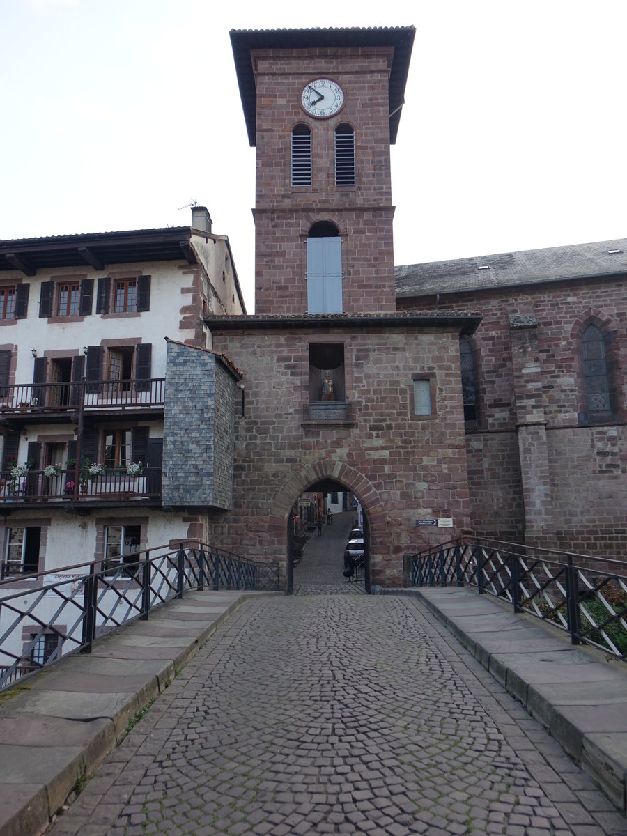 Saint-Jean-Pied-de-Port, Porte Notre-Dame und Kirche (27.07.2018)