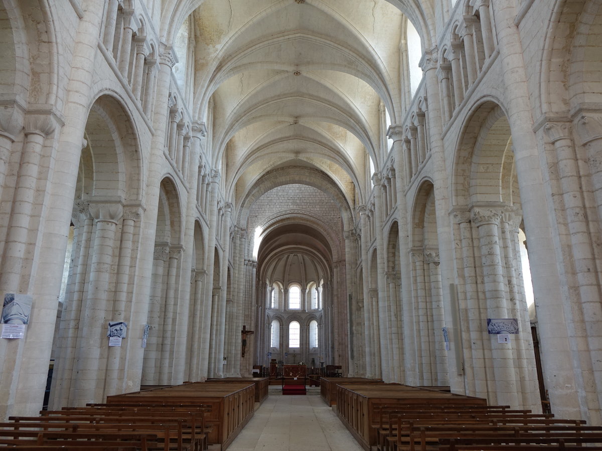 Saint-Martin de Boscherville, Mittelschiff der Abteikirche St. Georges (14.07.2016)