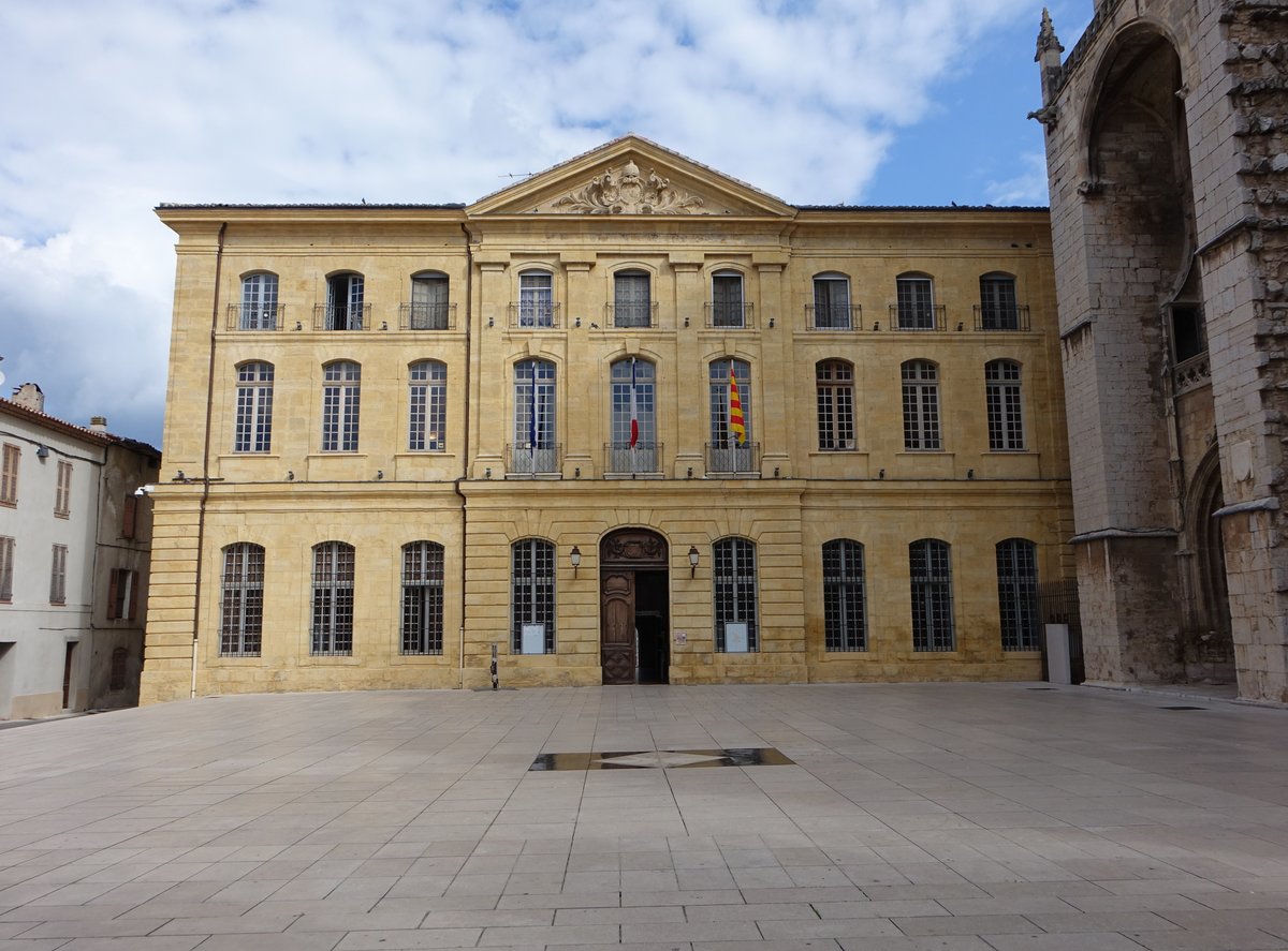 Saint-Maximin-la-Sainte-Baume, Rathaus am Place Hotel de Ville (26.09.2017)