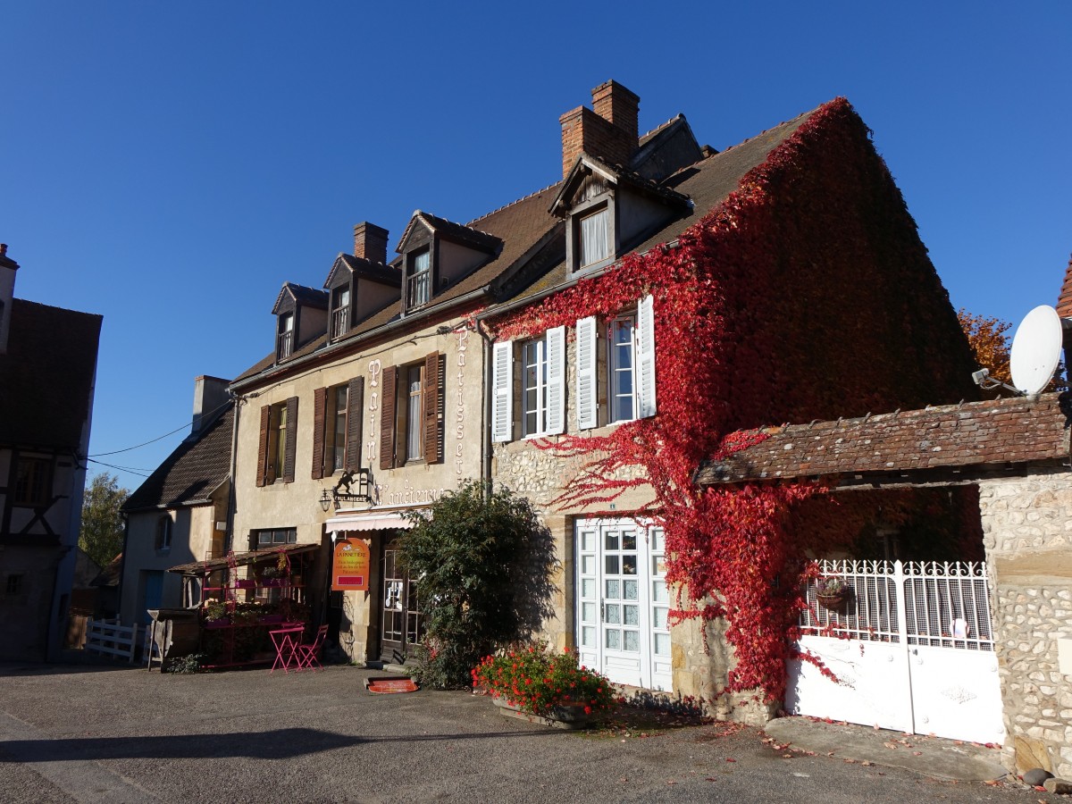 Saint-Menoux, Rue des Roses (31.10.2015)