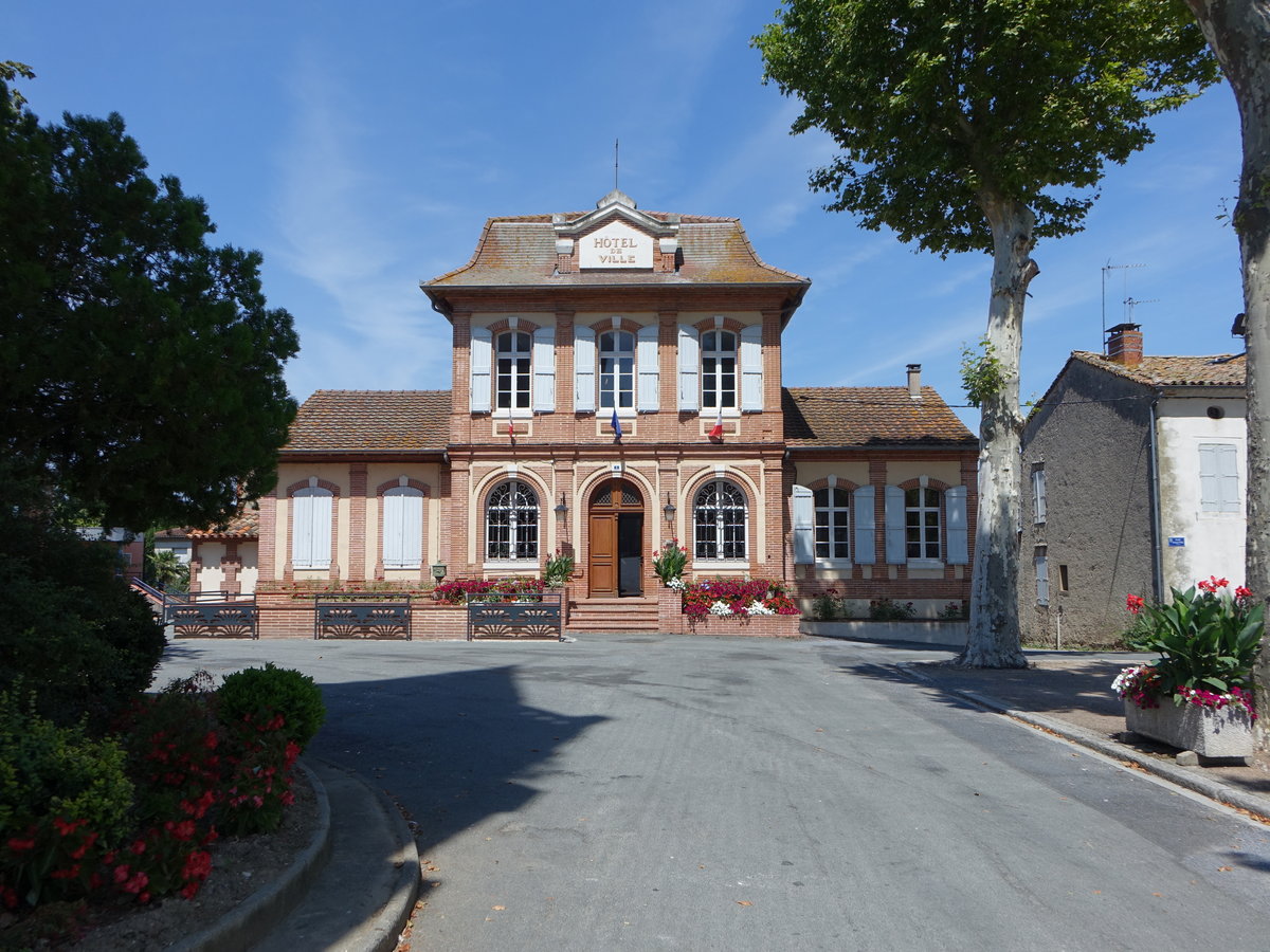 Saint-Paul-Cap-de-Joux, Rathaus am Place de la Resistance (30.07.2018)