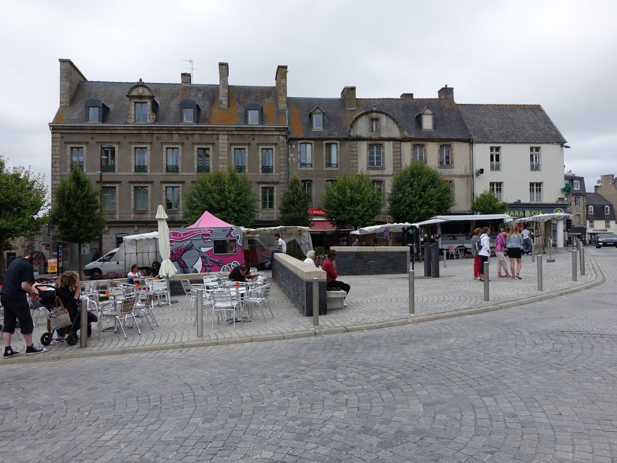 Saint-Pol-de-Leon, Place de Guebriant (14.07.2015)