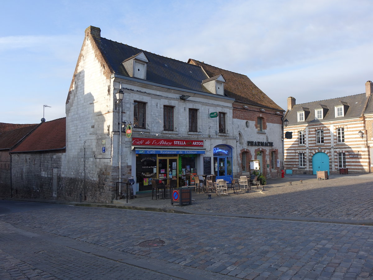 Saint-Riquier, Cafe an der Rue Notre Dame (15.05.2016)