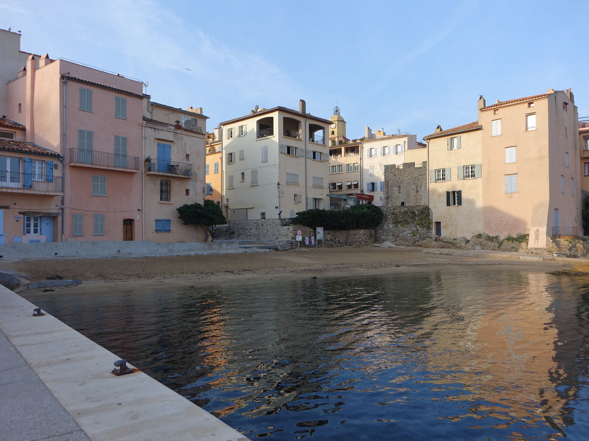 Saint-Tropez, Huser am Strand Plage de la Glaye (27.09.2017)