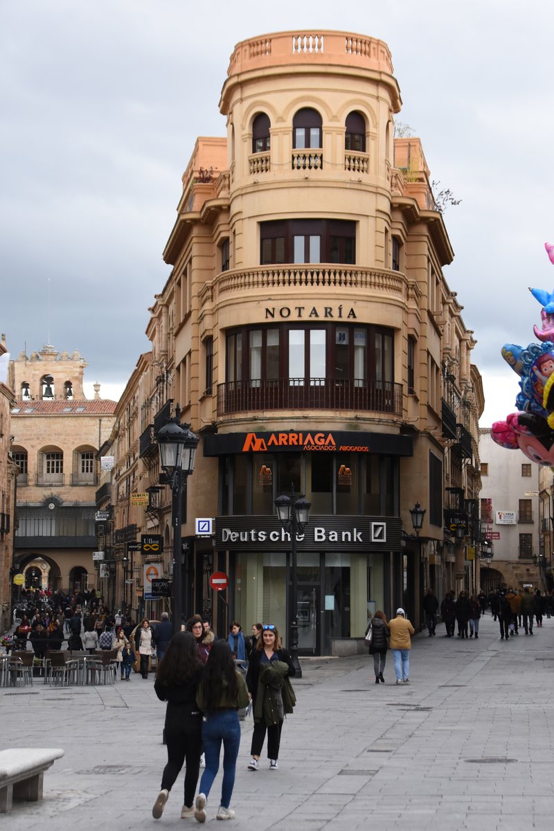 SALAMANCA, 18.04.2019, die Deutsche Bank ist überall, auch ...