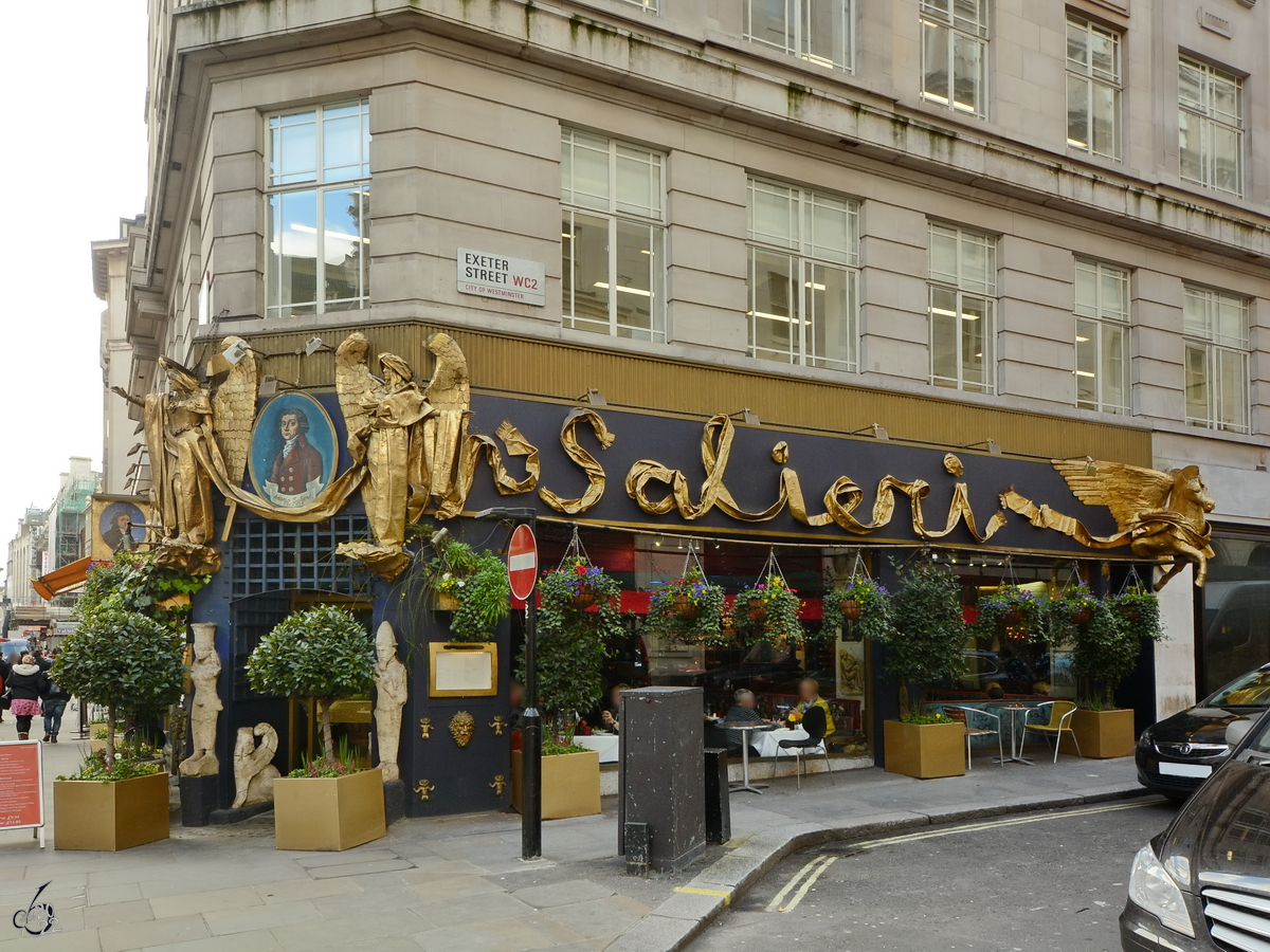 Salieri ist ein italienisches Restaurant im Londoner Stadtteil Westminster. (Februar 2015)
