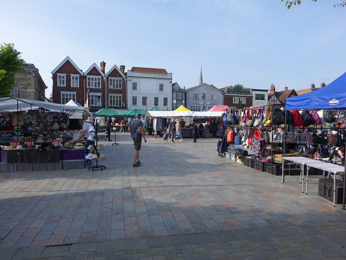 Salisbury, Huser am Marktplatz Market Square (11.05.2024)
