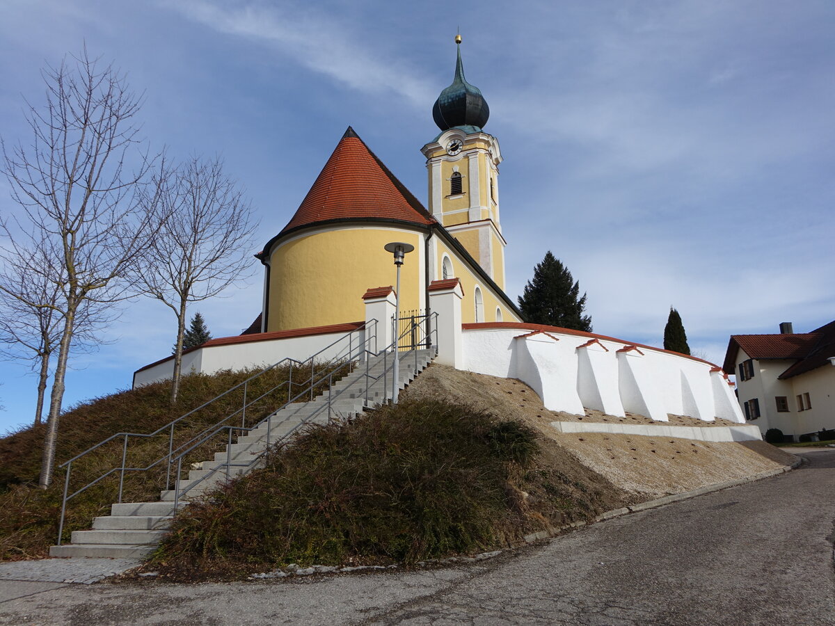Sallingberg, Pfarrkirche St. Michael, Saalkirche mit Steildach, erbaut 1738 (05.02.2017)