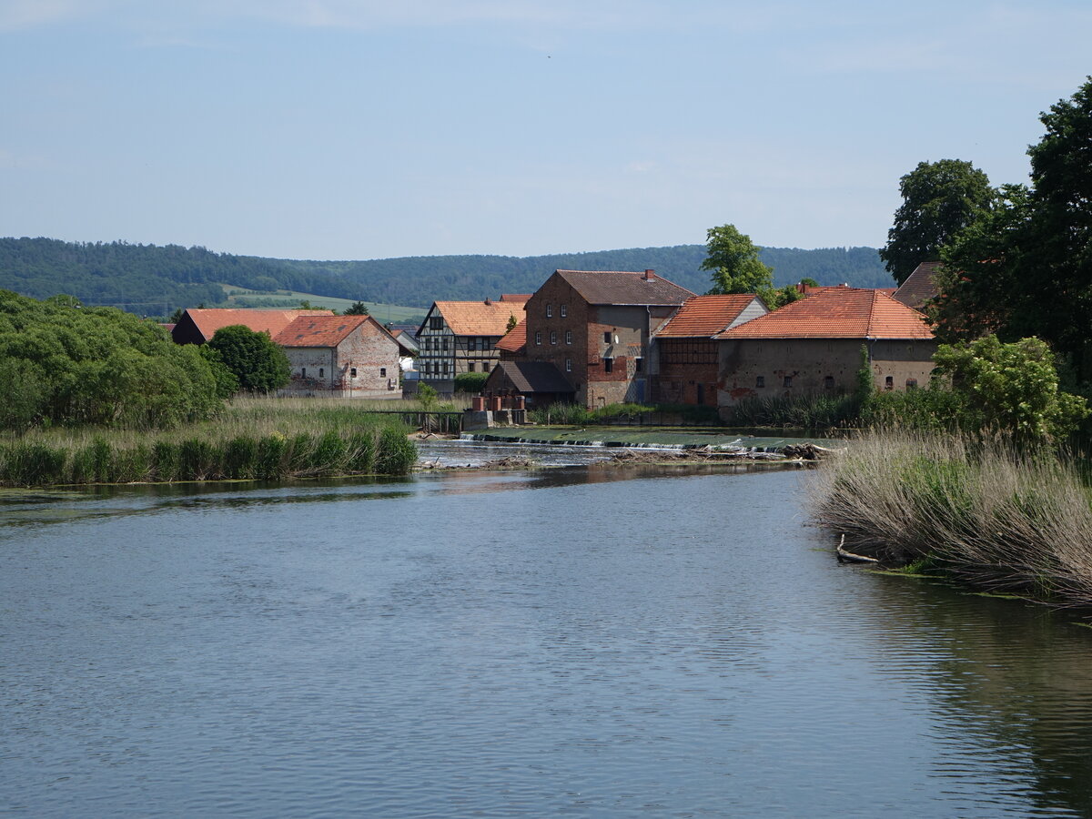 Sallmannshausen, Blick auf die Werramhle an der Werra (03.06.2022)