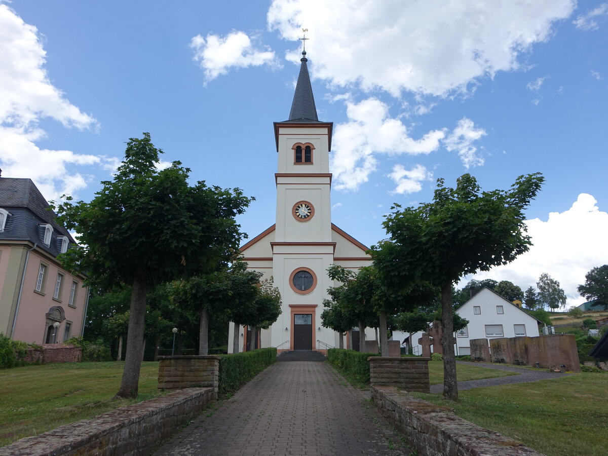 Salmtal, kath. Pfarrkirche St. klassizistischer Saalbau von 1839 (23.06.2022)