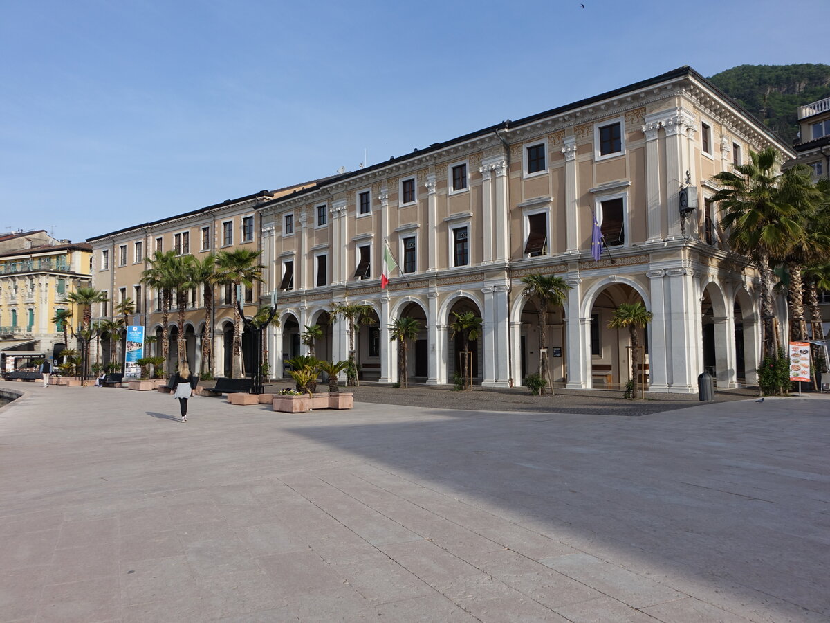 Salo, Rathaus an der Piazza Vittoria (13.04.2024)