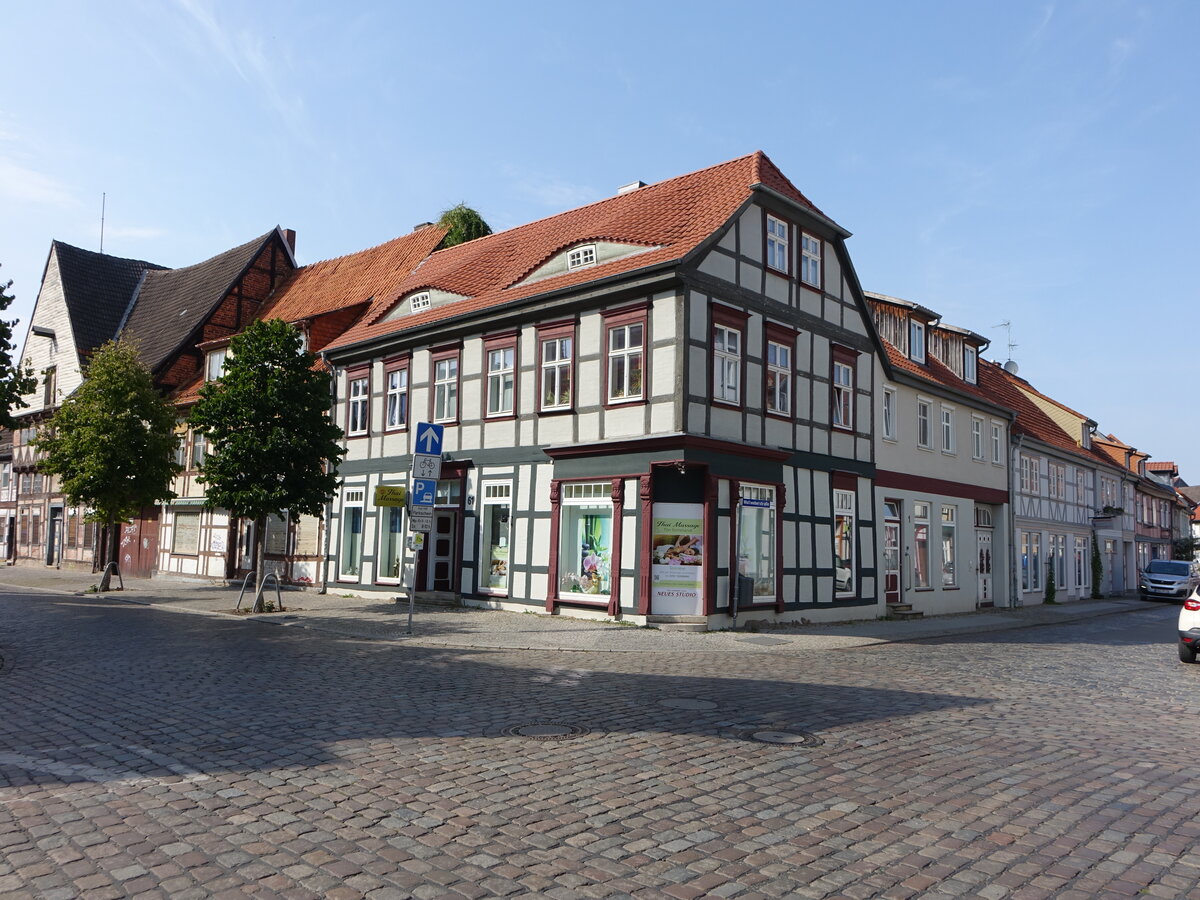 Salzwedel, Fachwerkhuser in der Wollweberstrae (14.08.2025)