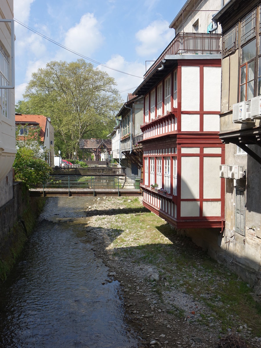 Samobor, Fachwerkhuser entlang des Gradna Bachs in der Altstadt (01.05.2017)