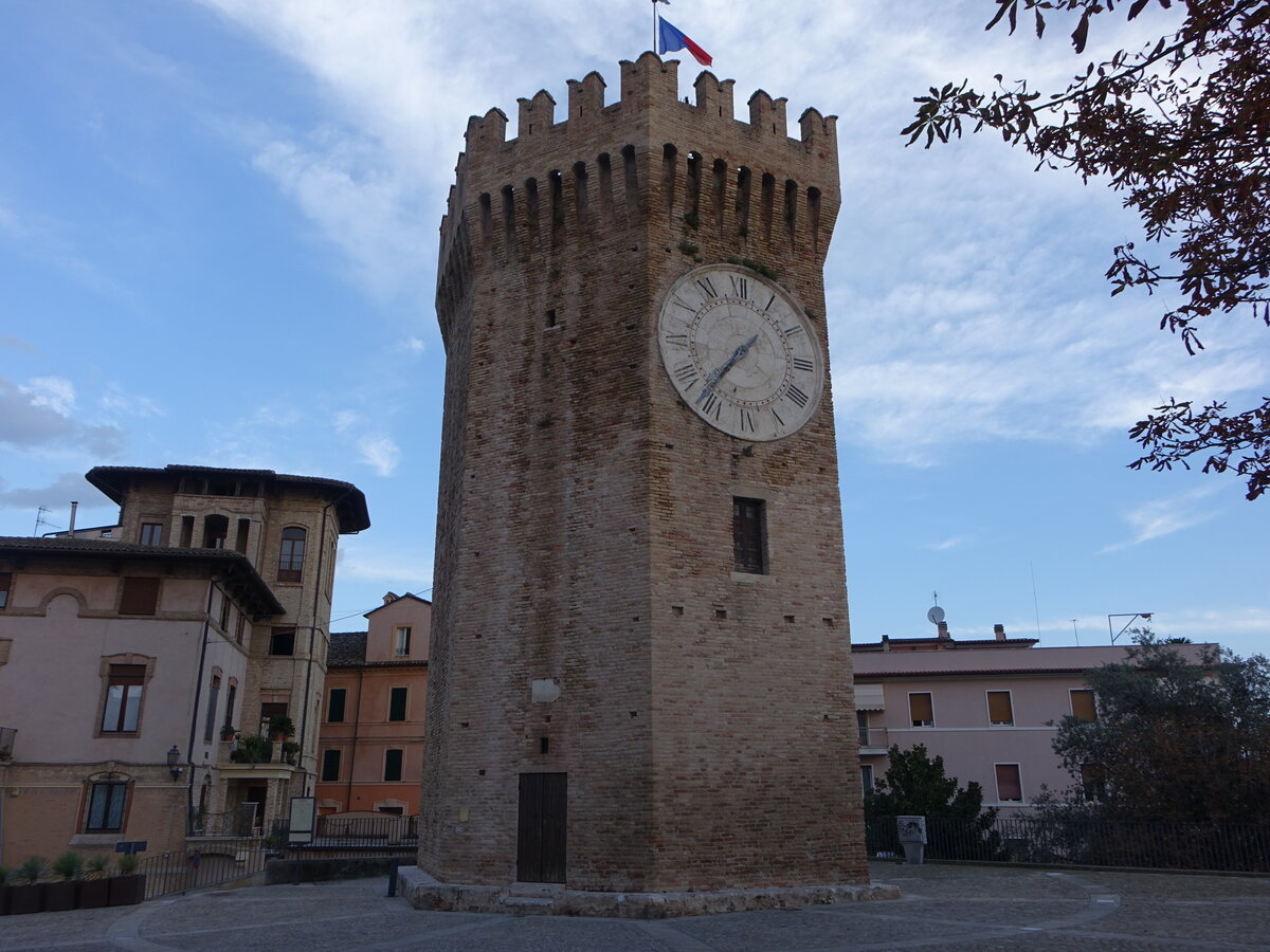 San Benedetto del Trono, Torre Gualtieri in der Via Forte (16.09.2022)