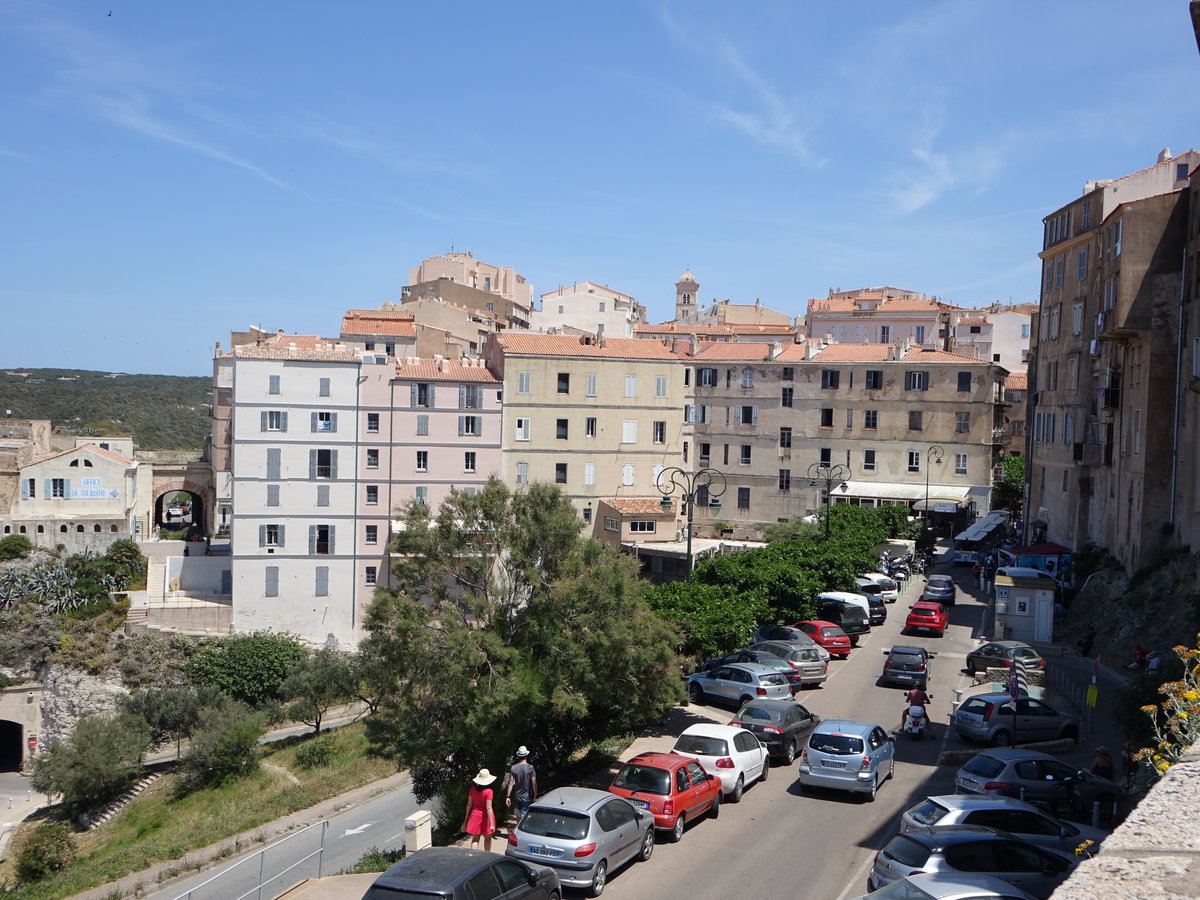 San Bonifacio, Gebude an der Ave. de la Carontola (20.06.2019)